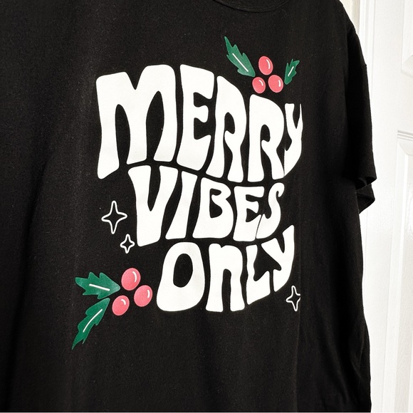 Old Navy “Merry Vibes Only” Holiday Graphic Tee - Picture 4 of 5